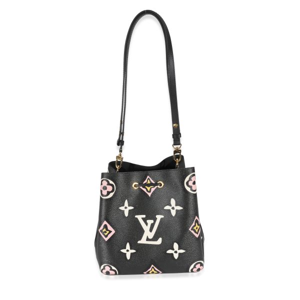 130804 pv Louis Vuitton Black Giant Monogram Canvas Wild At Heart NeoNoe MM