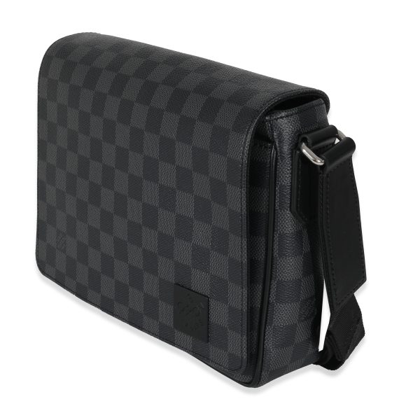 130858 sv 222f7556 98c8 4615 bfd8 15c47dd6a9bf Louis Vuitton Damier Graphite Canvas District PM