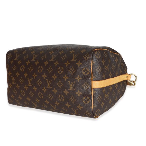 131900 clasp 16882dd9 11cc 4fac 9257 3bd47537dc95 Louis Vuitton Monogram Canvas Speedy Bandoulière 35