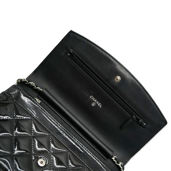 132107 clasp Chanel Black Patent Brilliant Wallet On Chain