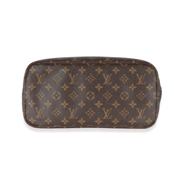 132301 box e68a4f3f 0a48 40ec 96ae 399c7cdb84b6 Louis Vuitton Monogram Canvas Neverfull MM