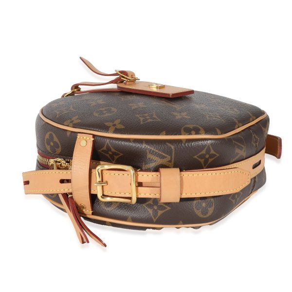 132498 clasp Louis Vuitton Monogram Canvas Boite Chapeau Souple MM