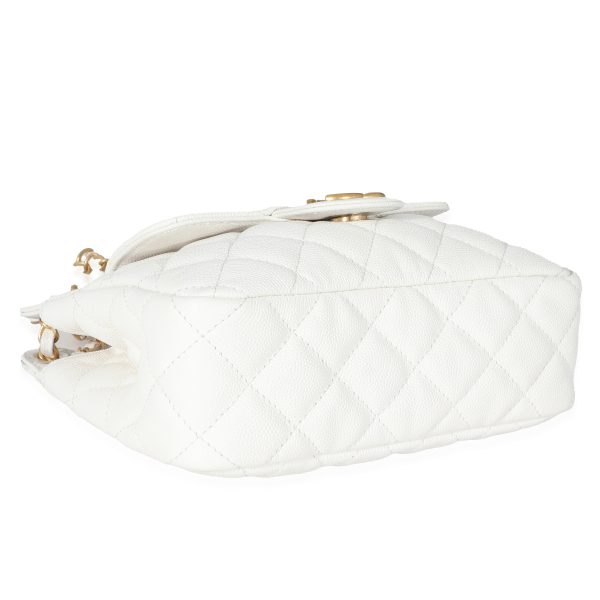 132740 clasp Chanel White Quilted Caviar Small Wavy CC Hobo