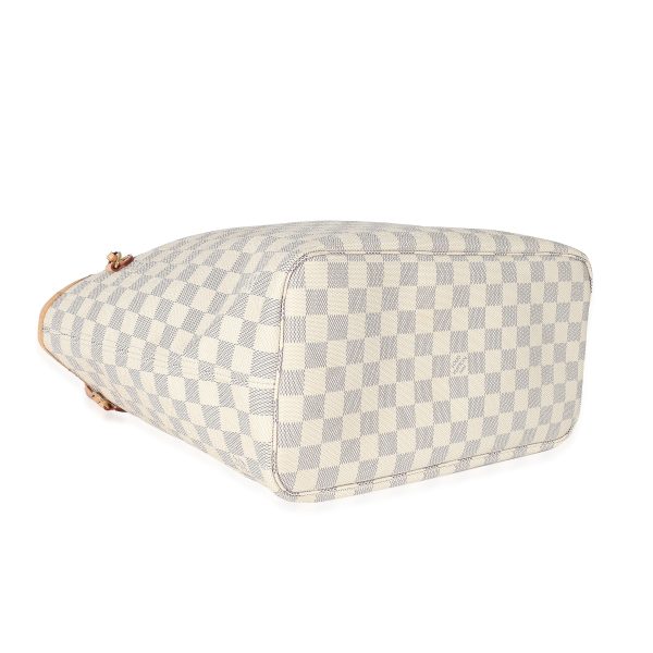 133016 clasp 1d346c8b 7168 4221 ad9a e3d0aa5e422e Louis Vuitton Damier Azur Canvas Neverfull MM