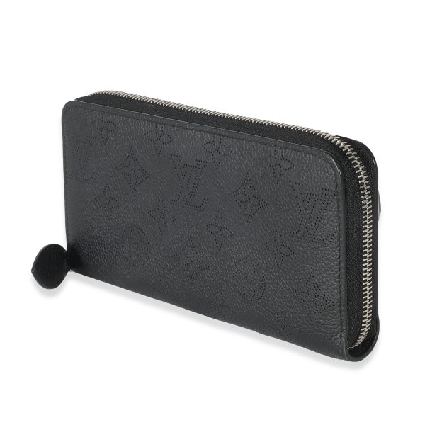 133212 sv Louis Vuitton Black Mahina Zippy Wallet