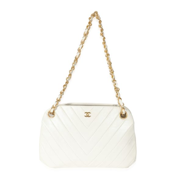 133878 bv c41b4492 50e6 4bcb bf15 066ea3eb8b95 Chanel Vintage White Chevron Lambskin Kisslock Purse