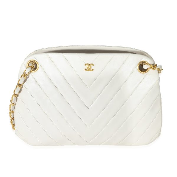 133878 fv 360c68a6 4090 426a 96b8 44c12d40e5fc Chanel Vintage White Chevron Lambskin Kisslock Purse