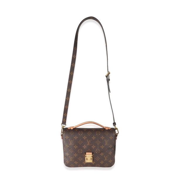 134154 pv feb5326c a177 412f 817d bbac699b84ec Louis Vuitton Monogram Canvas Pochette Metis