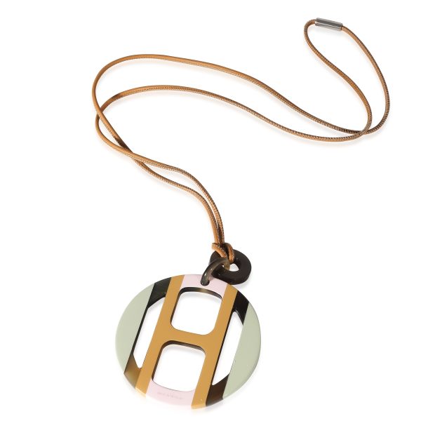 134594 pv Hermès H Equipe Lacquered Horn Pendant On Leather Cord