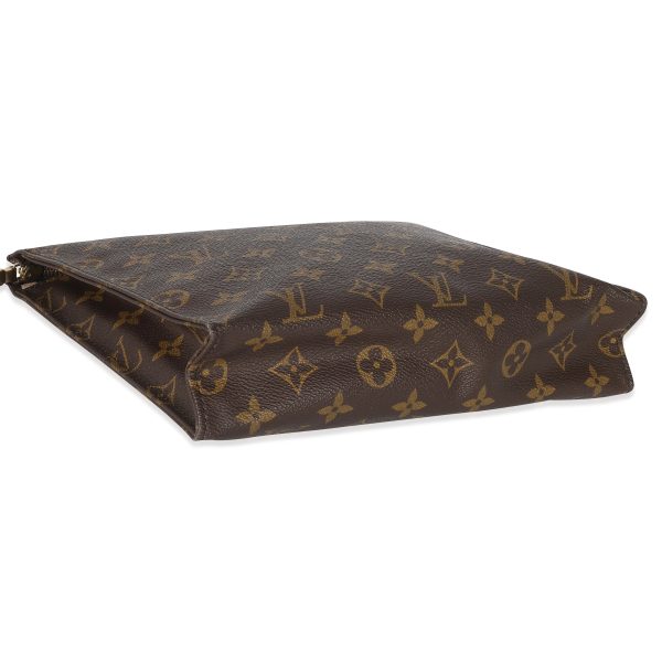 134952 clasp 267140bd 74ec 40f1 ab2e 1feb19342d89 Louis Vuitton Monogram Canvas Toiletry Pouch 26