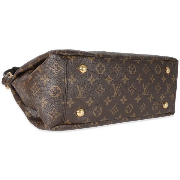 134971 clasp e4735c0e 836e 49ca a344 4151a0d851bd Louis Vuitton Black Monogram Canvas Pallas MM