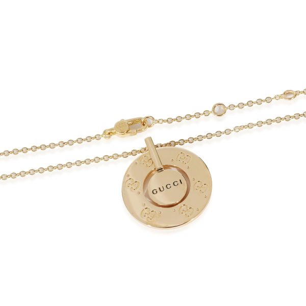 135181 clasp Gucci Icon Circle Pendant in 18K Yellow Gold