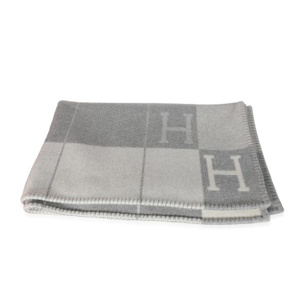 135661 fv Hermès Écru Gris Clair Merino Wool Cashmere Avalon III Throw Blanket