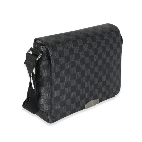 135945 pv Louis Vuitton Damier Graphite Canvas District PM