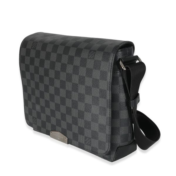 135945 sv Louis Vuitton Damier Graphite Canvas District PM