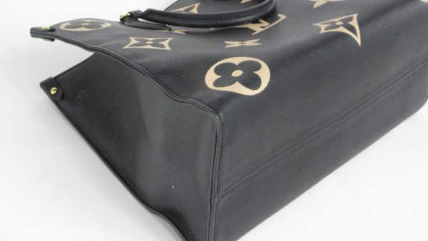 6 Louis Vuitton Onthego Bicolor MM Empreinte Leather Beige Black