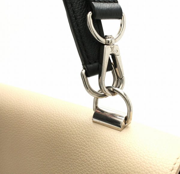 7 Louis Vuitton LockMe Cartable Soft Calf Vanille Noir