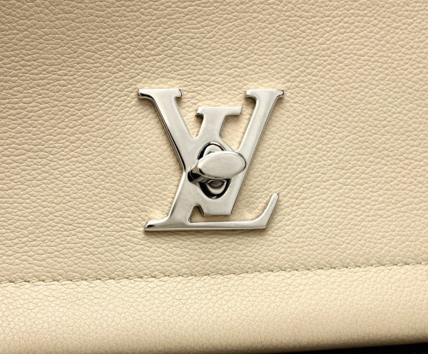 8 Louis Vuitton LockMe Cartable Soft Calf Vanille Noir