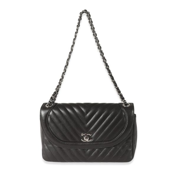 z134330 bv c81d4624 2d8d 4d38 b15b 70e32e31dda9 Chanel Black Chevron Lambskin Round CC Chain Flap Bag