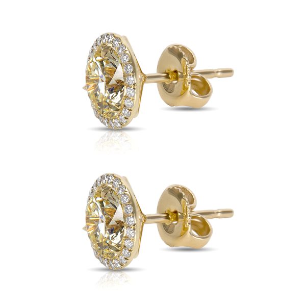 038156 sv Diamond Halo Studs in 18k Yellow Gold 227 CTW