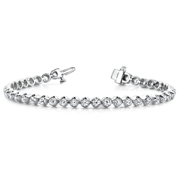 Cubic Zirconia Bracelet in Sterling Silver 2 CTW Cubic Zirconia Bracelet in Sterling Silver 2 CTW