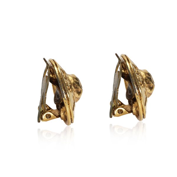 110439 sv Chanel Vintage Gold Tone Earrings