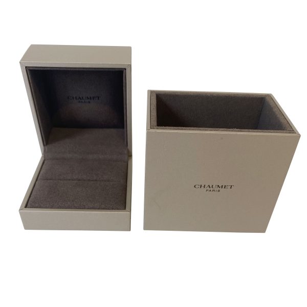 114042 box 2d79b235 1ab3 4b11 9537 bb00980afe8d Chaumet Torsade de Chaumet Diamond Band in Platinum GHI VS2 SI1 005 CTW