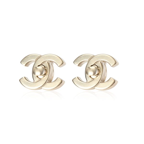 115034 av Chanel 2018 Iridescent Turnlock CC Stud Earring