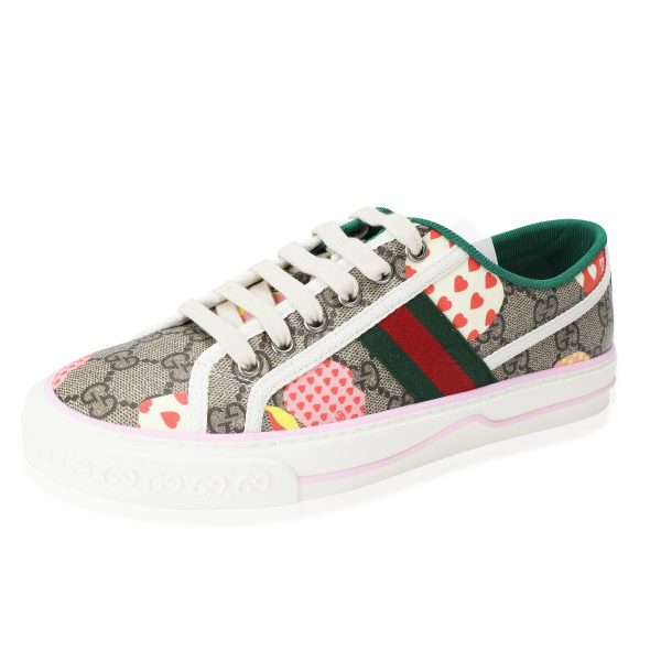 117704 sv 32b40fe5 4e45 4267 aedd dde91a68f80f Gucci Wmns Tennis 1977 GG Apple Print