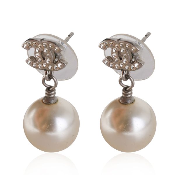 White Metal Chanel CC Strass Faux Pearl Drop Earring White Metal Chanel CC Strass Faux Pearl Drop Earring