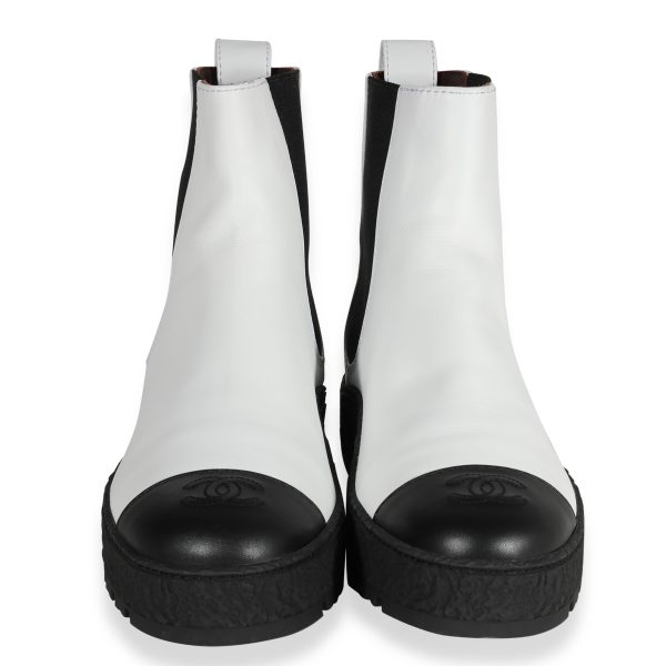 122012 pv bb80b29b dd76 4d28 b5ca 4e2a37958e2c Chanel Wmns Two Toned Ankle Boot White Black