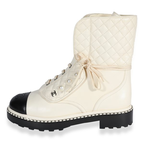 CHANEL Lambskin Pearl Chain CC Combat Boots 37 Ivory Black CHANEL Lambskin Pearl Chain CC Combat Boots 37 Ivory Black