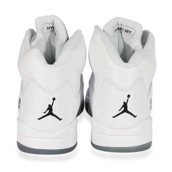 124054 bv dbb6ed69 22c7 4368 9c52 cfea5b34b0eb Jordan 5 Retro Metallic White