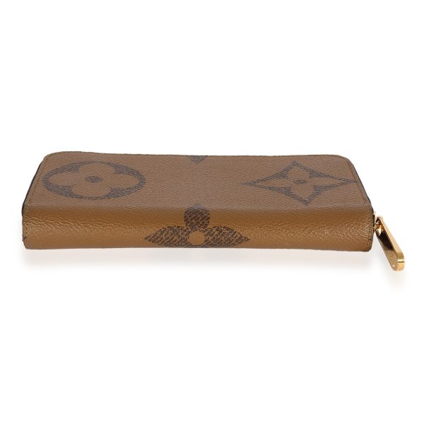 124067 stamp Louis Vuitton Monogram Giant Zippy Wallet