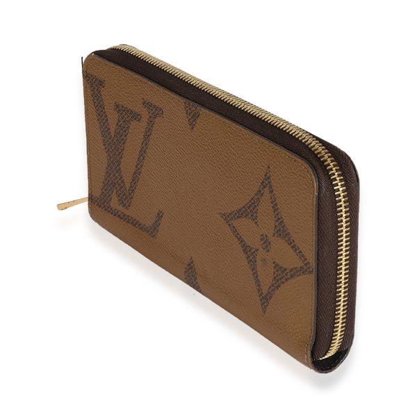 124067 sv Louis Vuitton Monogram Giant Zippy Wallet