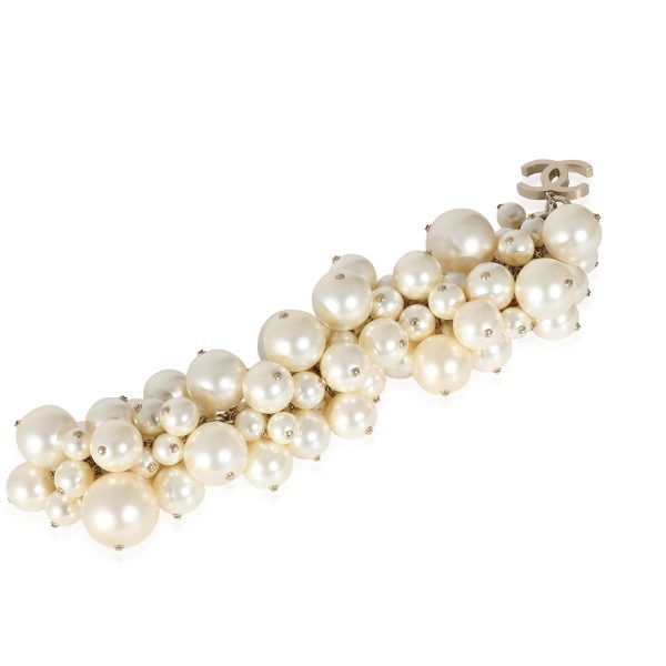 132707 pv c4d04c39 2bbb 4d9c a2e0 839856170f23 Chanel 2013 Gold Plated Large Faux Pearl Cluster Bracelet