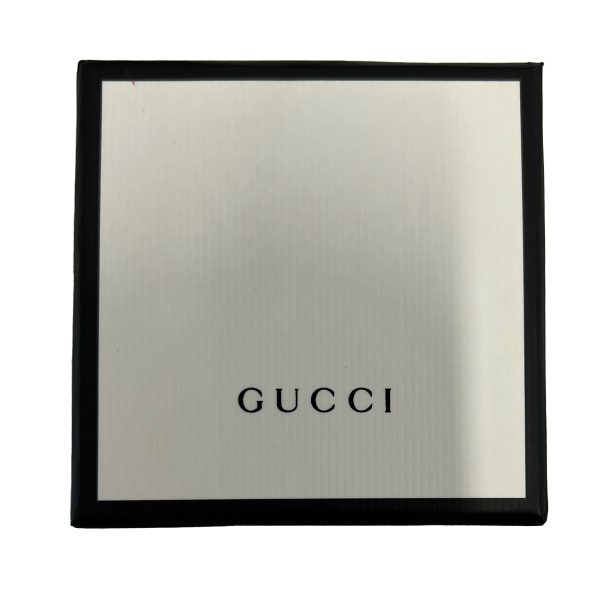 132860 box a4ef290f cbfe 4c6f bc6d ef41512b22f3 Gucci GG Running Cuff in 18 K White Gold 01 CTW