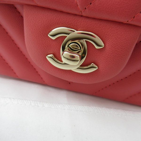 2101215370051 06 Chanel Lambskin Chain Shoulder Bag Pink