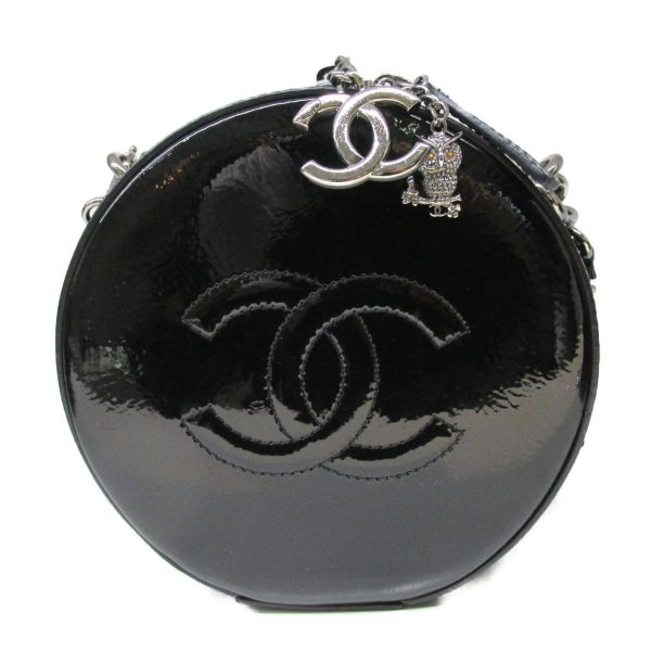 2104101909656 00 Chanel Chain Shoulder Bag Enamel Black