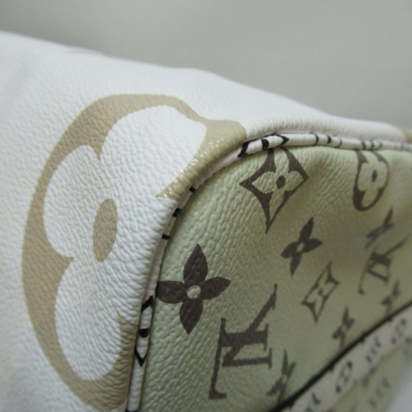 6 Louis Vuitton Speedy Bandouliere 30 Back Shoulder Bag Monogram Giant White