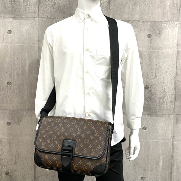 9 Louis Vuitton Macassar Archy Messenger Bag Brown