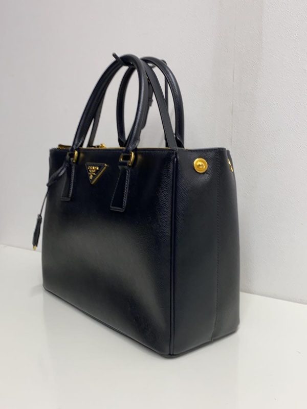 2 Prada Saffiano Galleria Bag Shoulder Bag Black