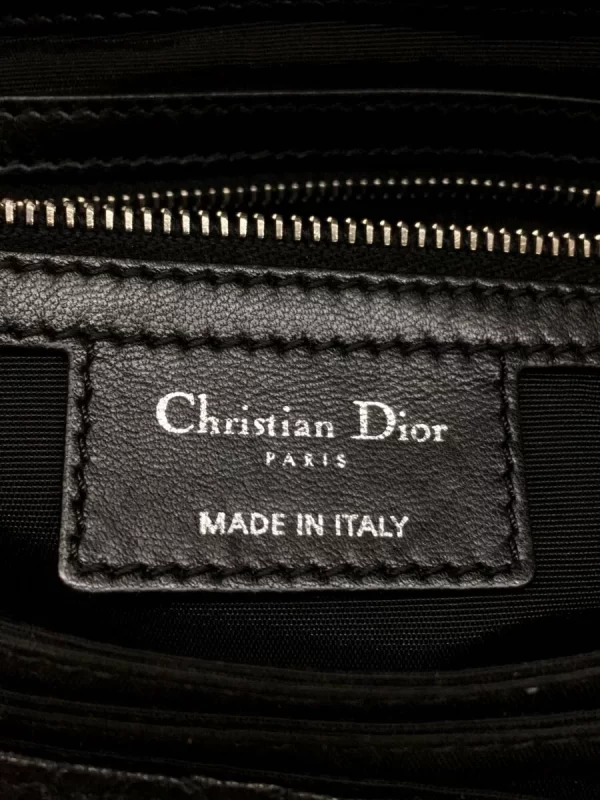 2319711437257 05 Christian Dior Leather Shoulder Bag Black