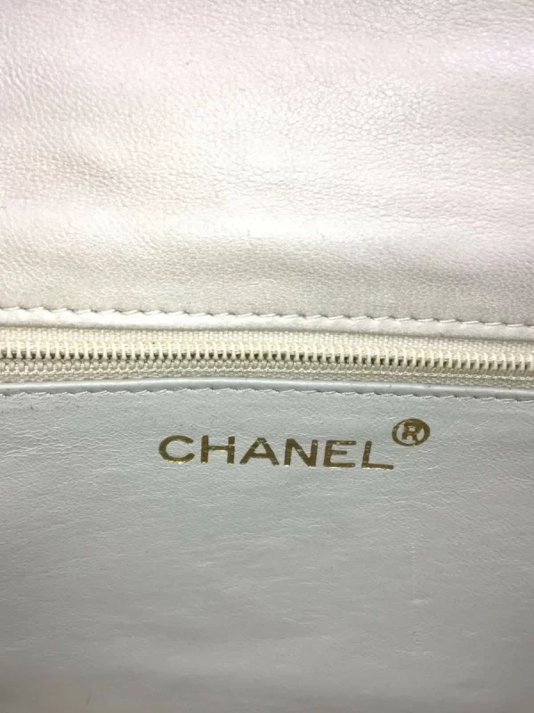 2333170348312 05 CHANEL Chain Leather Shoulder Bag Beige