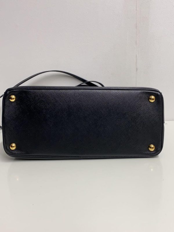 2339872348650 04 PRADA SAFFIANO GALLERIA BAG Black