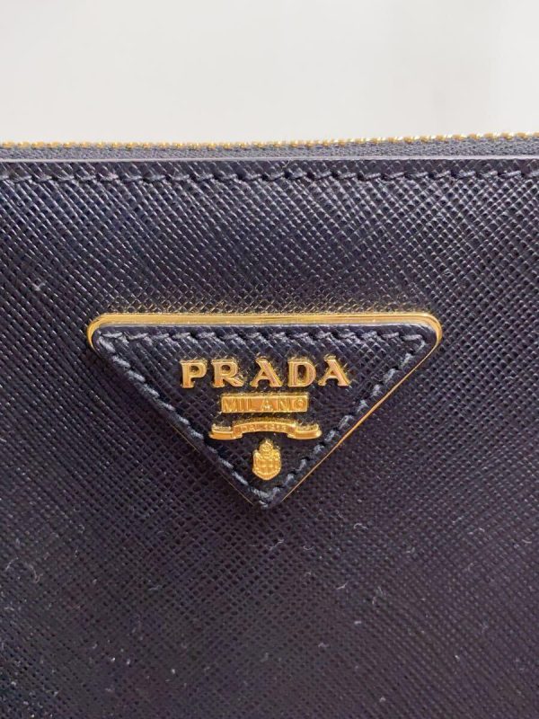 2339872348650 05 PRADA SAFFIANO GALLERIA BAG Black