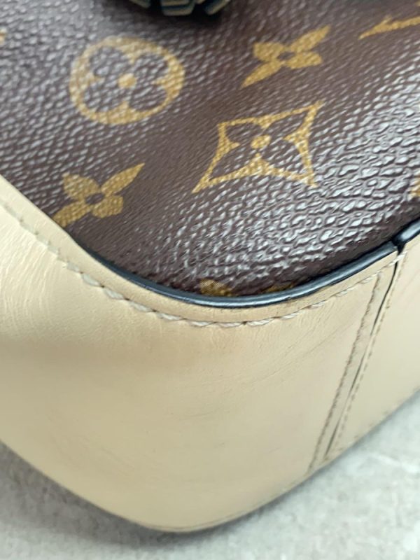 7 Louis Vuitton Saintonge Monogram Handbag Brown