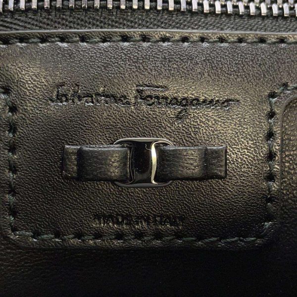 8 Ferragamo Chain Shoulder Bag Black