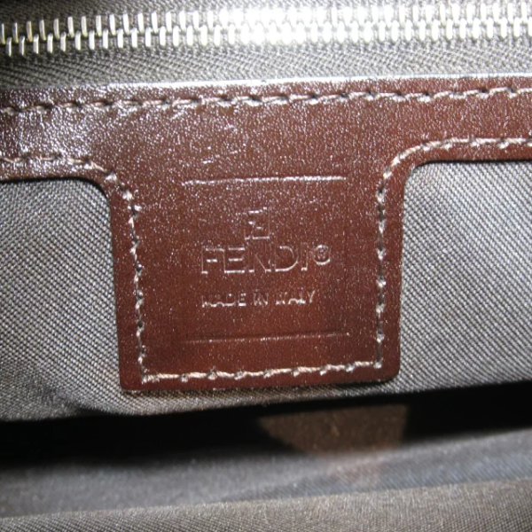 2101217421836 10 Fendi Shoulder Bag