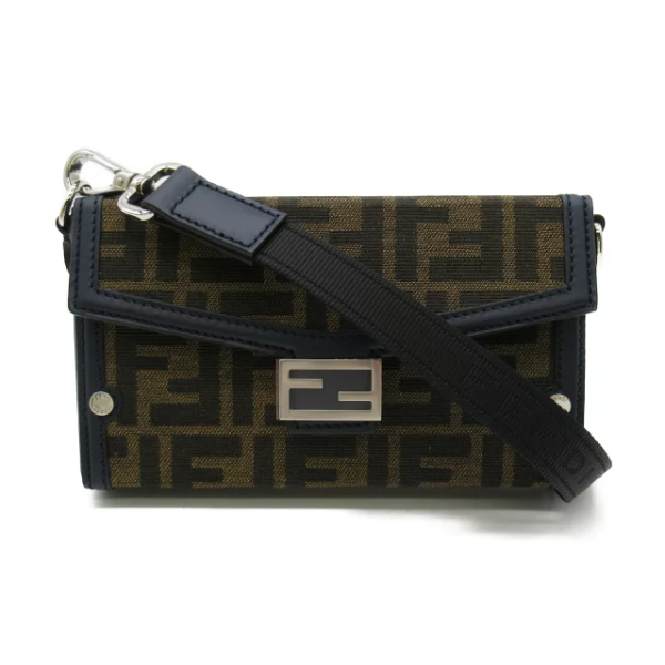 2101217766838 1 Fendi Leather Shoulder Bag